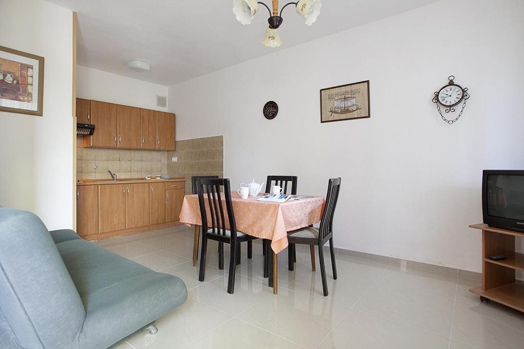 Apartments With A Parking Space Rabac, Labin - 7622 Extérieur photo